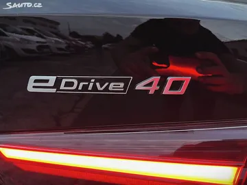 Car image 40