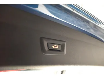 Car image 40
