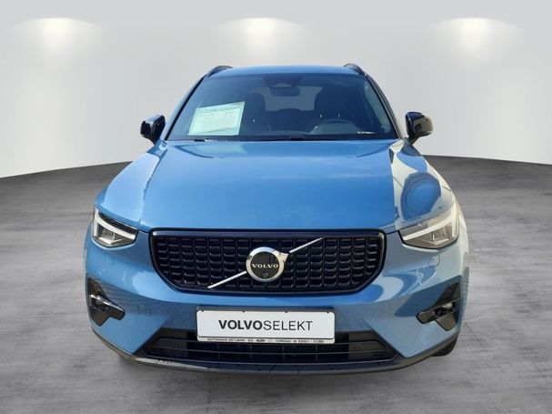 Volvo XC40 B3 Plus Dark 120 kW image number 3