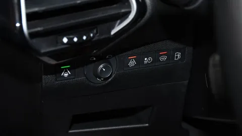 Car image 28