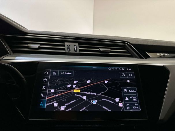 Audi e-tron 55 quattro Advanced 300 kW image number 34