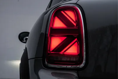 Car image 32