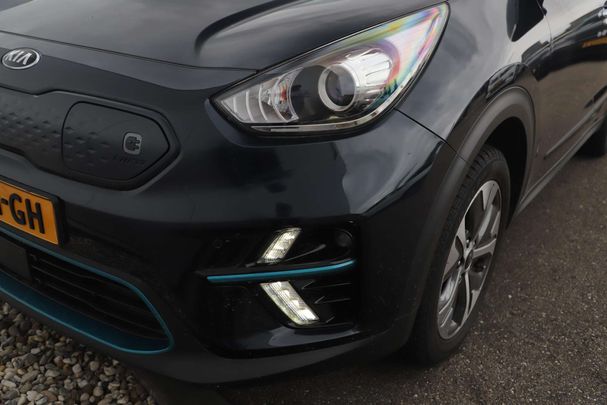 Kia Niro e 64 kWh 150 kW image number 11