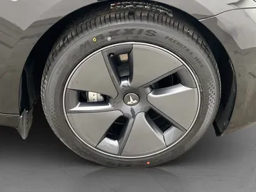 Car image 35