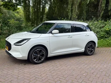 Car image 30