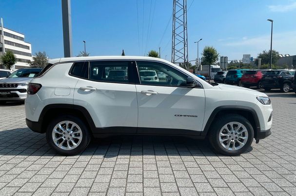 Jeep Compass 1.5 T4 48V e-Hybrid Altitude 96 kW image number 7