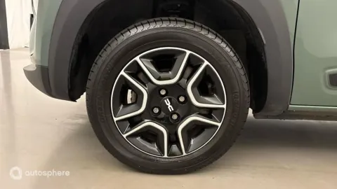 Car image 20