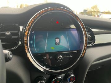 Car image 27