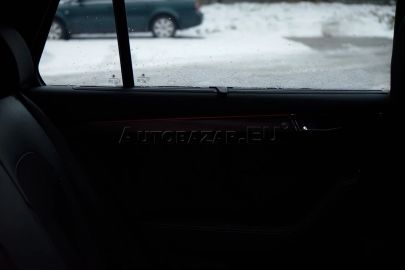 Car image 31