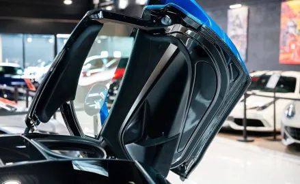 Car image 10