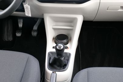 Car image 14