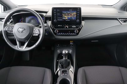 Car image 10