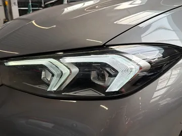 Car image 32