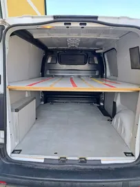 Car image 30