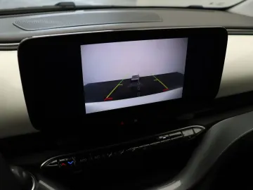 Car image 43