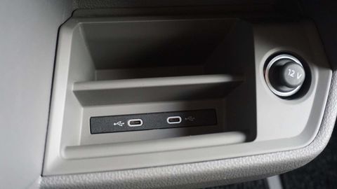 Car image 38