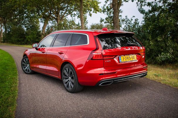 Volvo V60 T6 Inscription AWD Recharge 251 kW image number 17