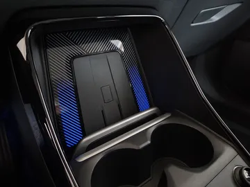 Car image 27