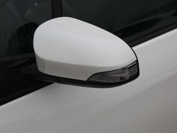 Car image 36