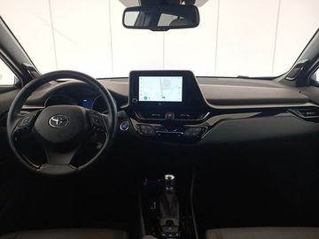 Car image 10