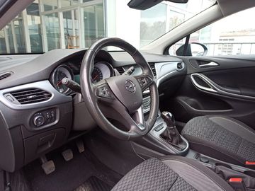 Car image 11