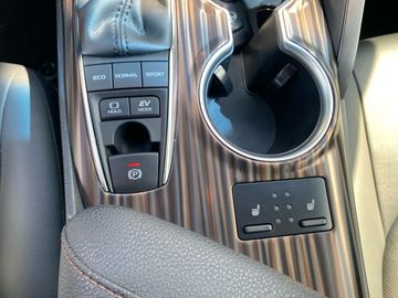 Car image 29