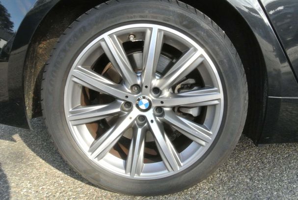 BMW 520i Touring 135 kW image number 26