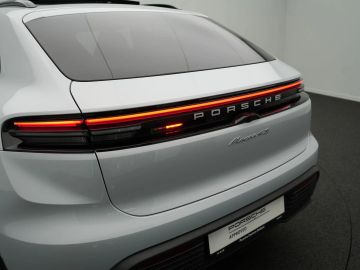 Car image 40