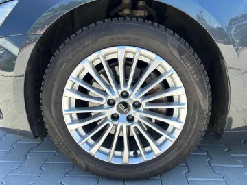 Car image 36