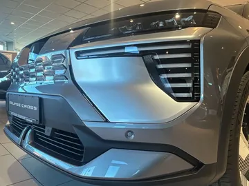 Car image 25