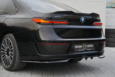 Car image 40