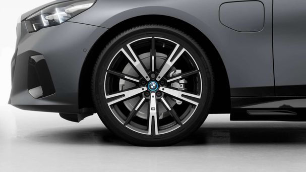 BMW 530 Touring 146 kW image number 12