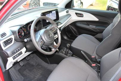 Car image 14