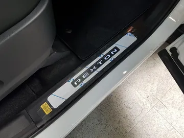 Car image 27