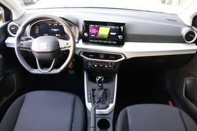 Car image 10