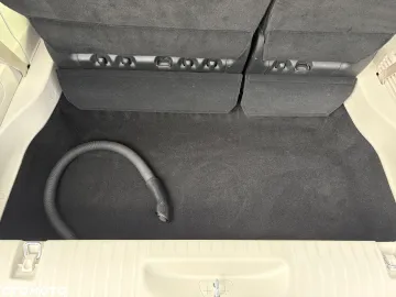 Car image 38