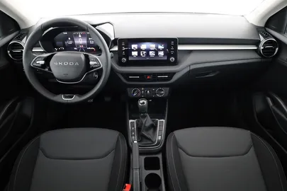 Car image 30