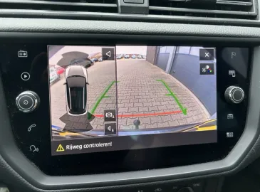 Car image 35