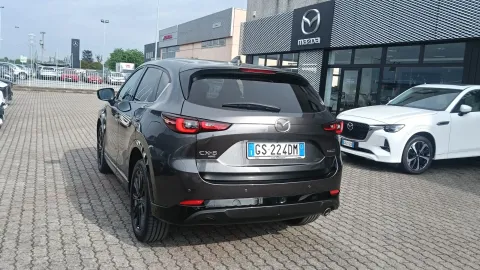 Car image 5