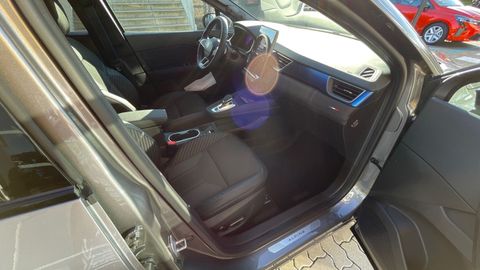 Car image 28