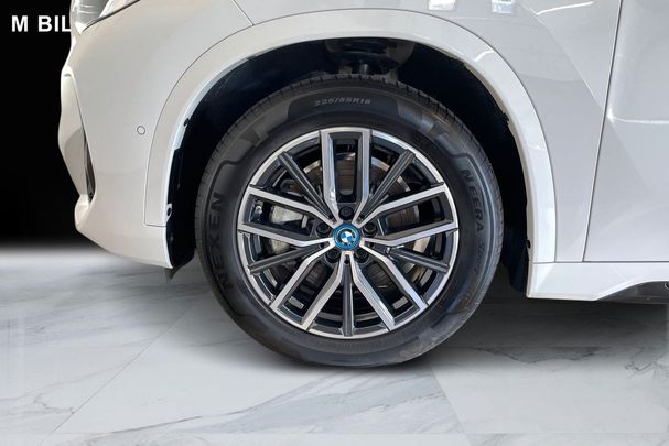 BMW iX1 xDrive30 M Sport 225 kW image number 13