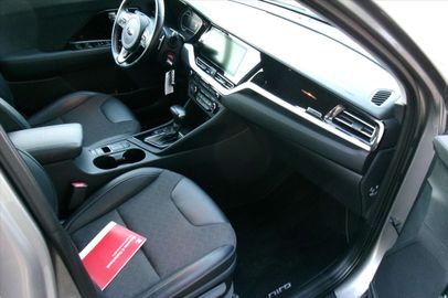 Car image 26