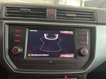 Car image 28