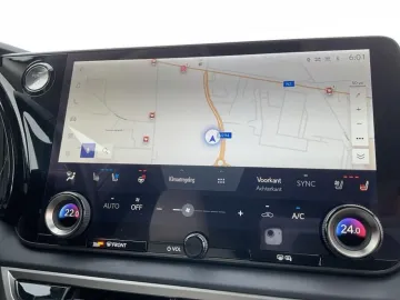 Car image 25