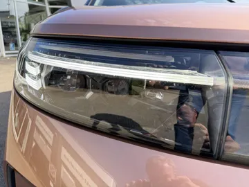Car image 28