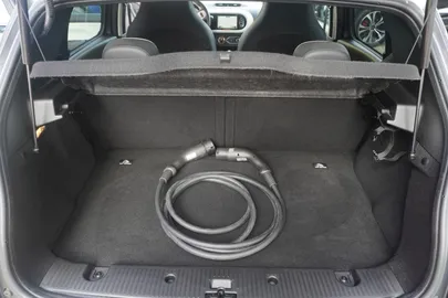 Car image 32