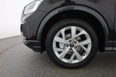 Car image 30