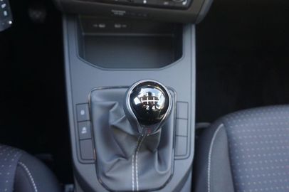 Car image 24