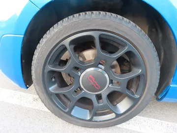Car image 14