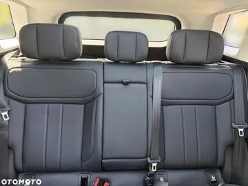 Car image 40